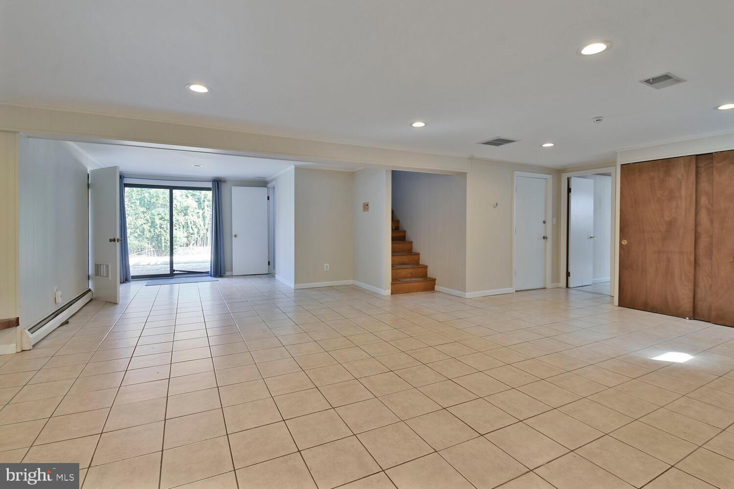 POPLAR TERRACE - Residential