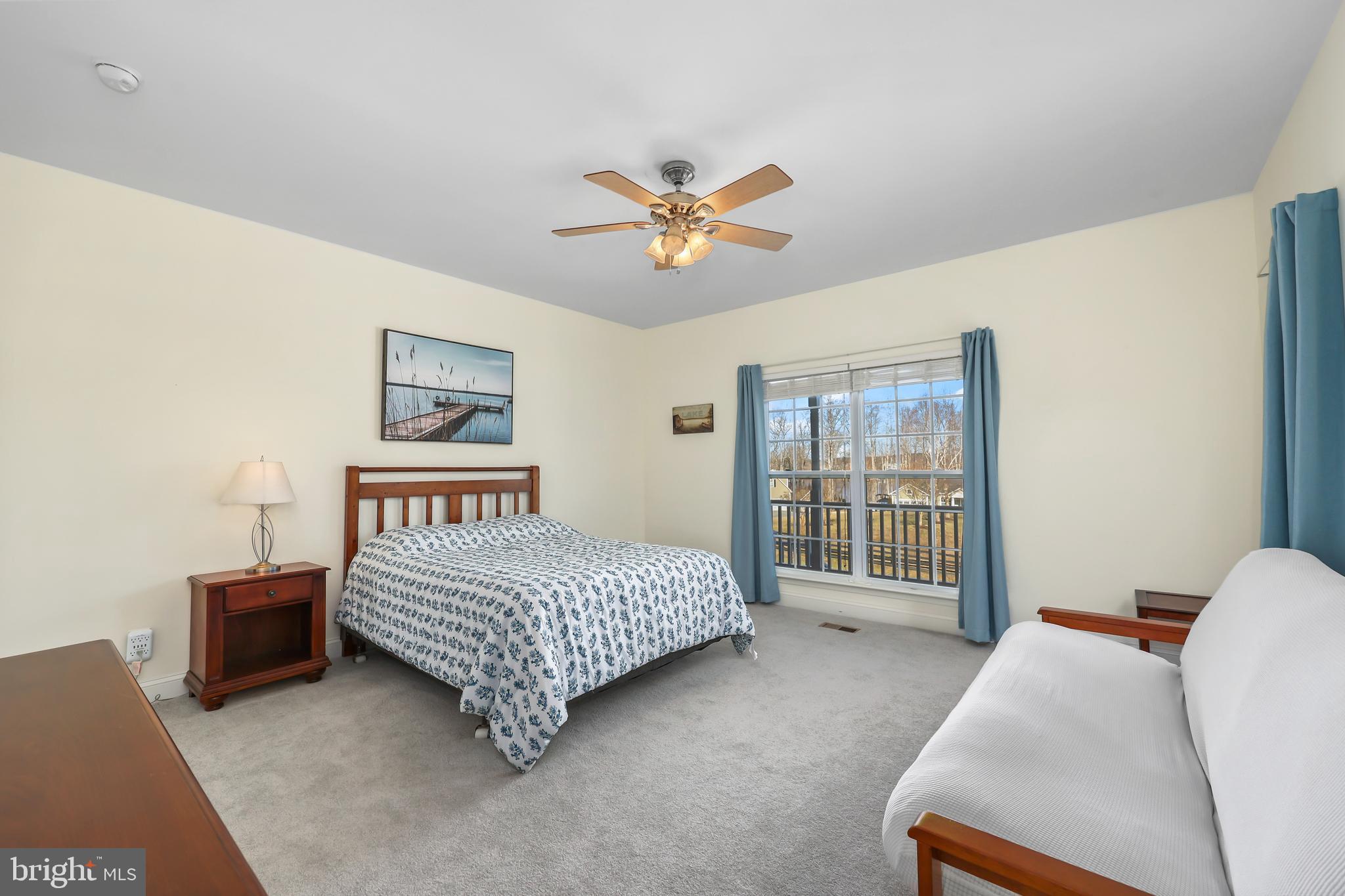 WOODLAND SHORES - Residential