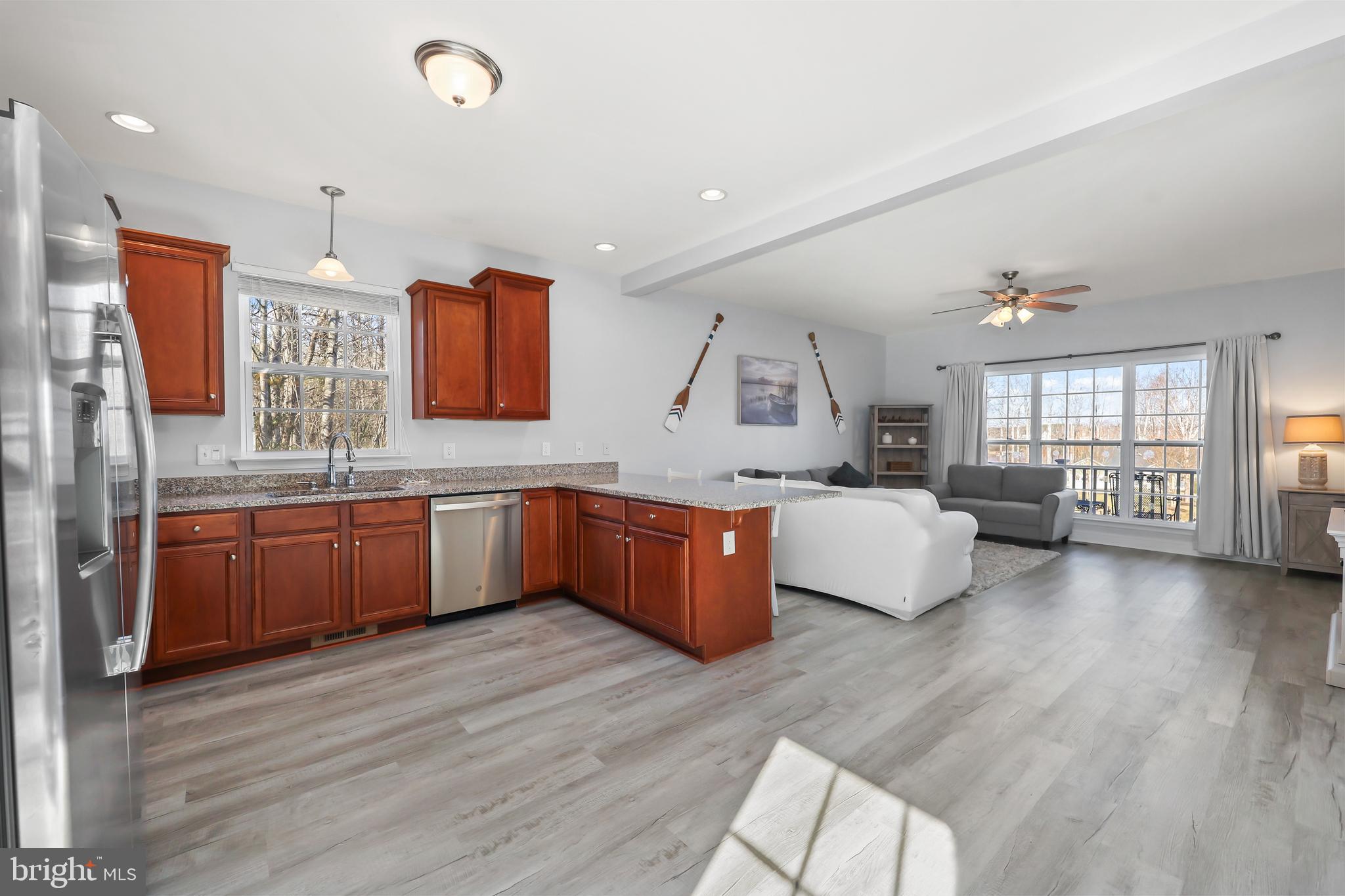 WOODLAND SHORES - Residential