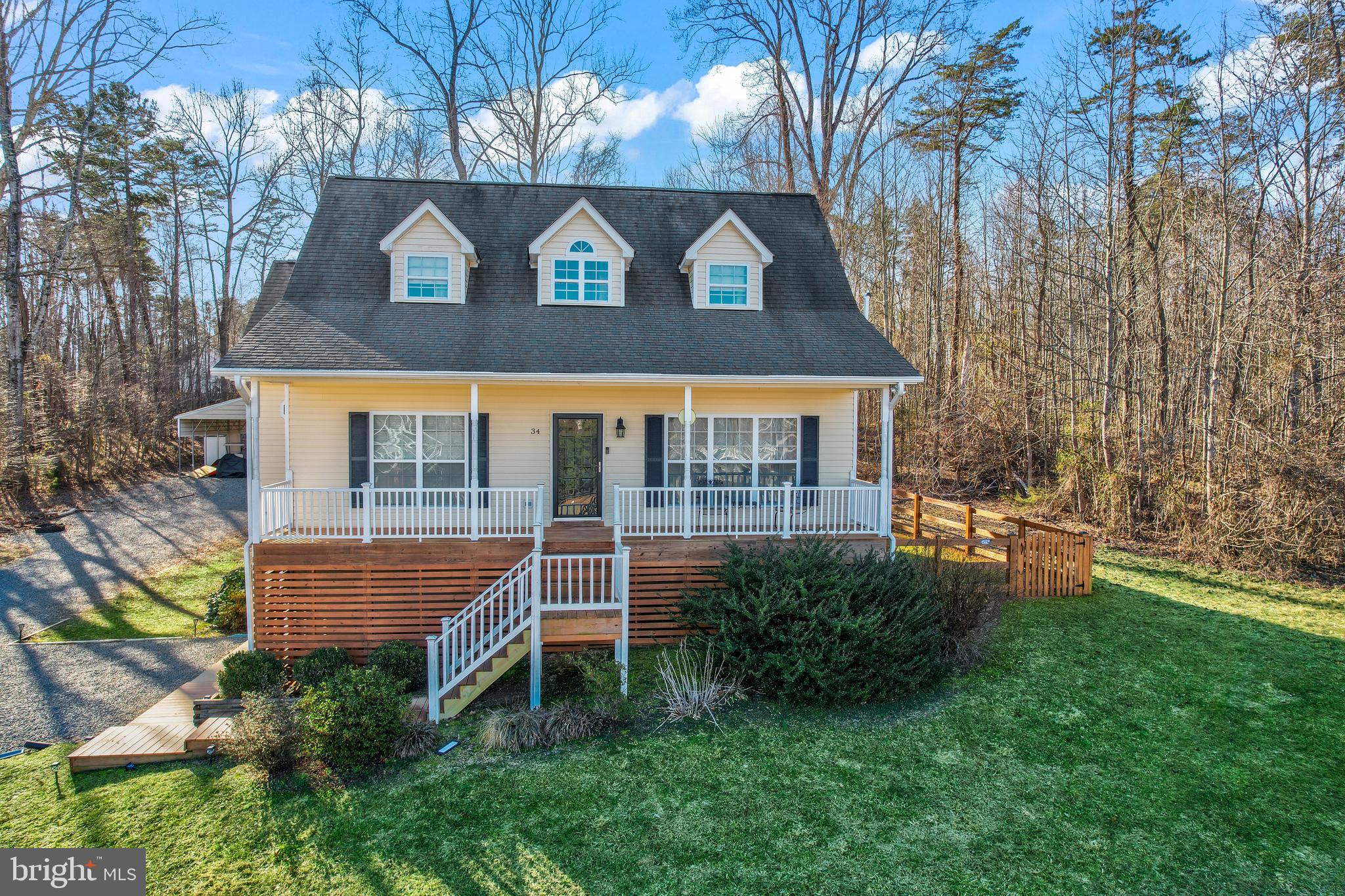 WOODLAND SHORES - Residential