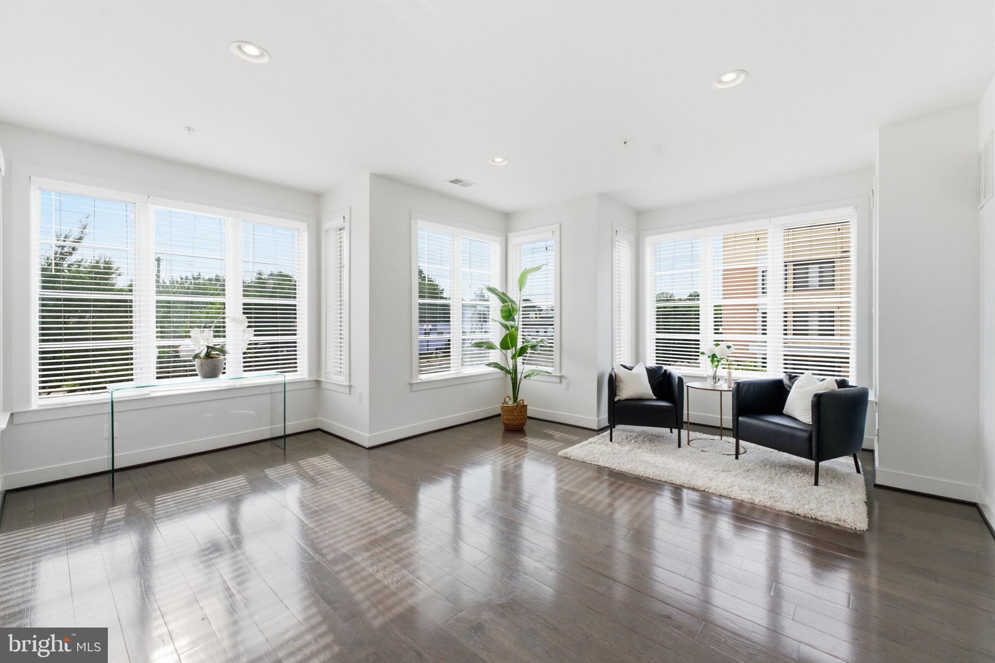 POTOMAC  YARDS - Residential