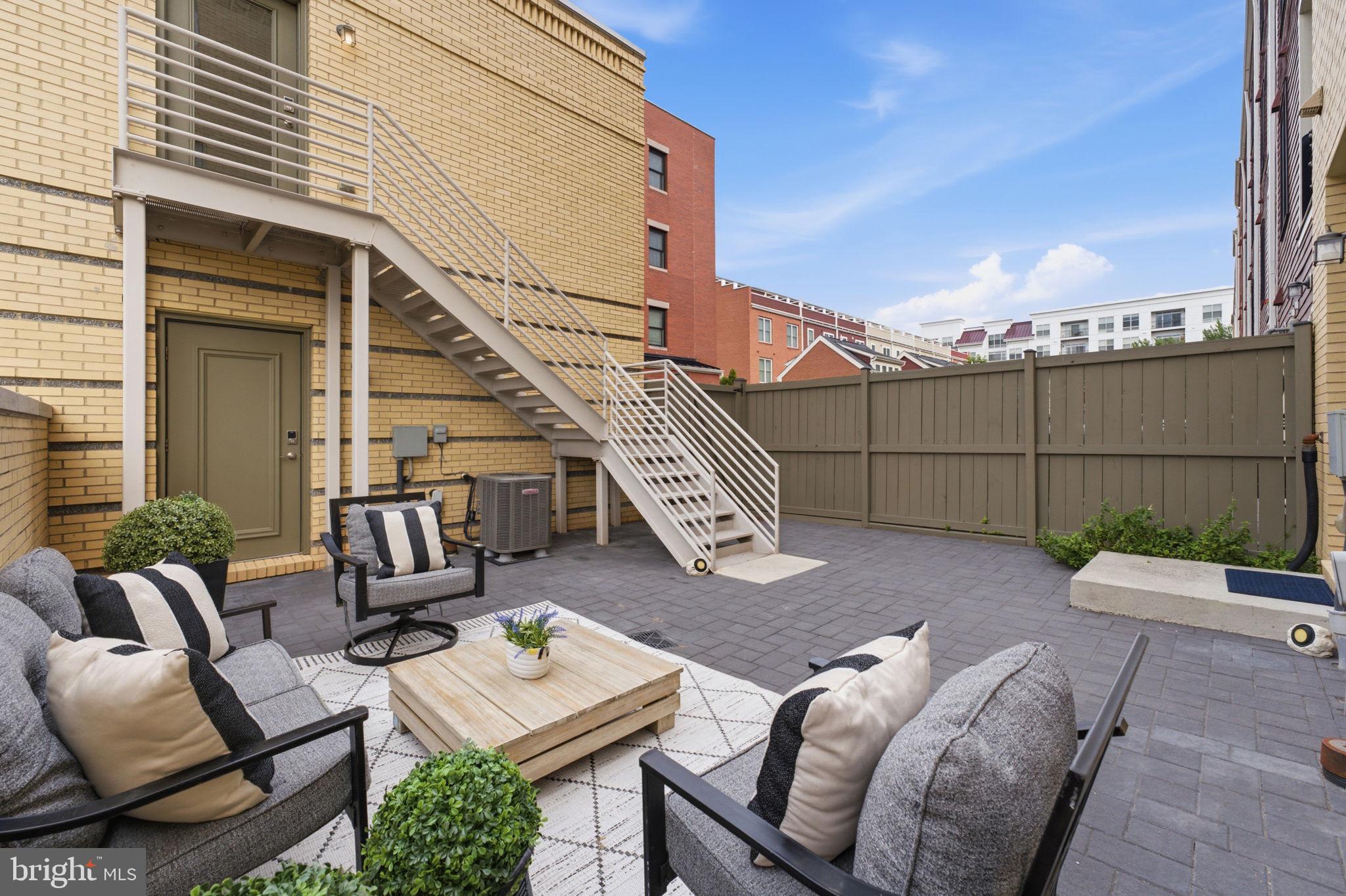 POTOMAC  YARDS - Residential