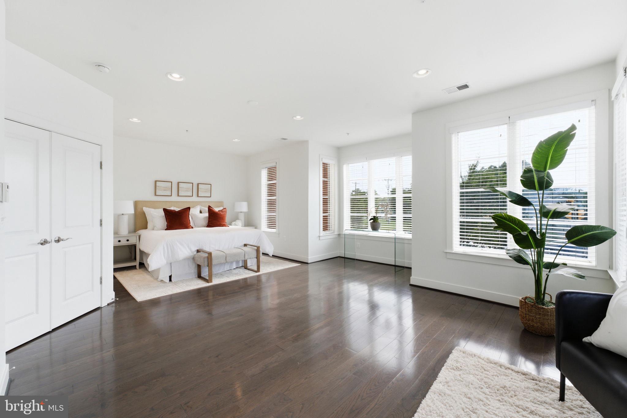 POTOMAC  YARDS - Residential