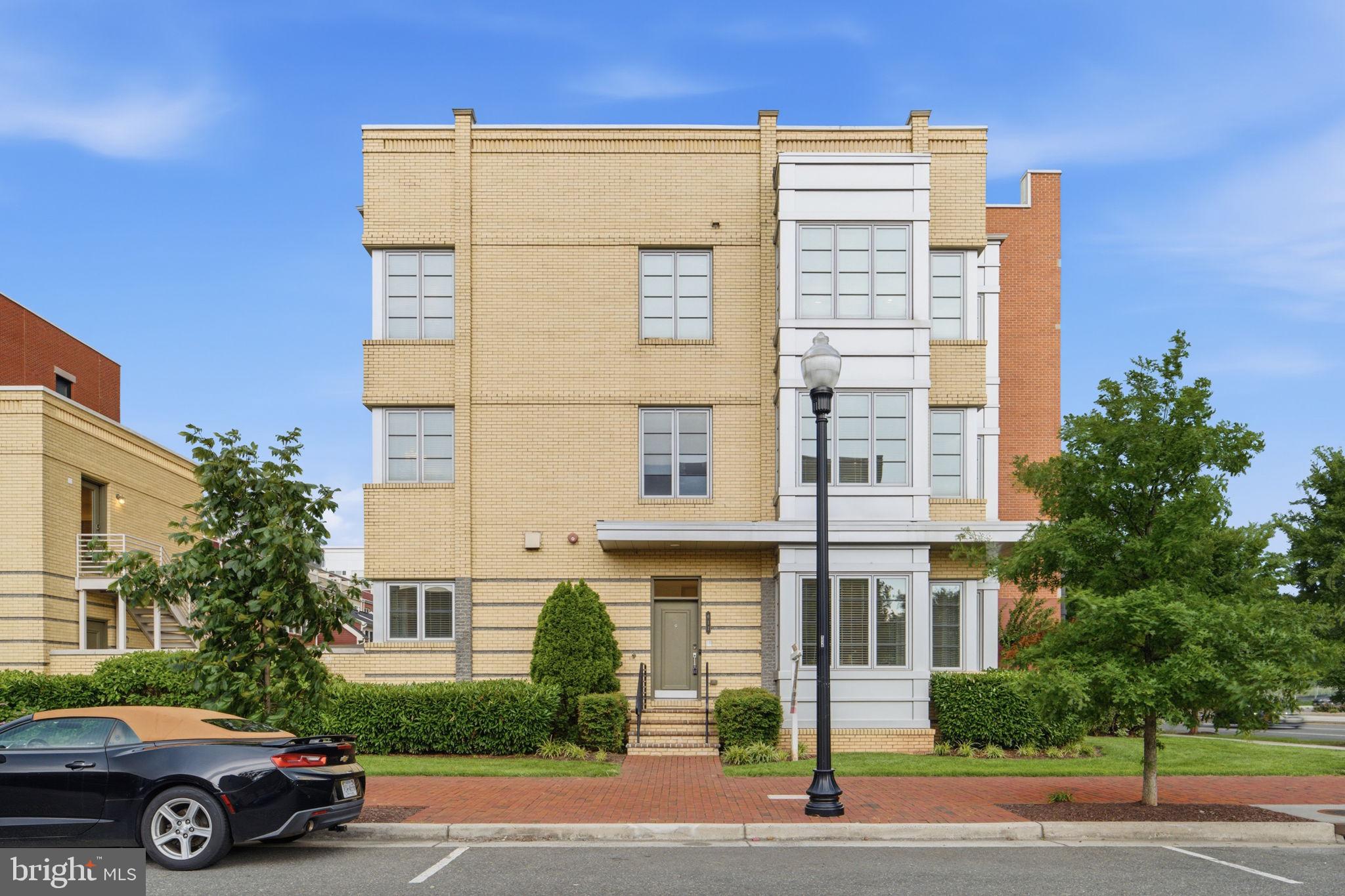 POTOMAC  YARDS - Residential