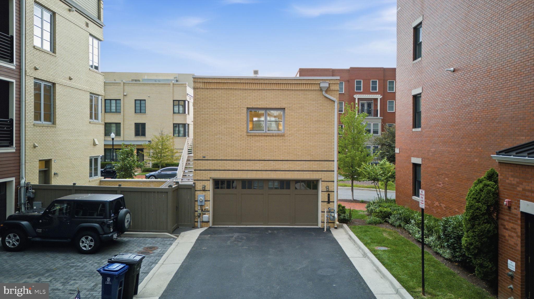 POTOMAC  YARDS - Residential
