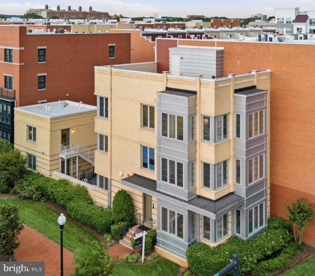 POTOMAC  YARDS - Residential