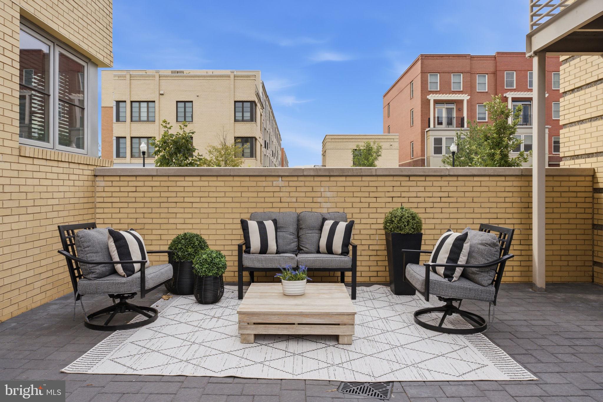 POTOMAC  YARDS - Residential