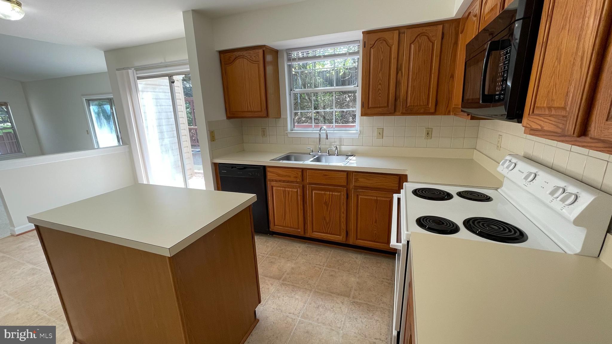 HUNTER TRAIL AT STAFFORD - Residential Lease