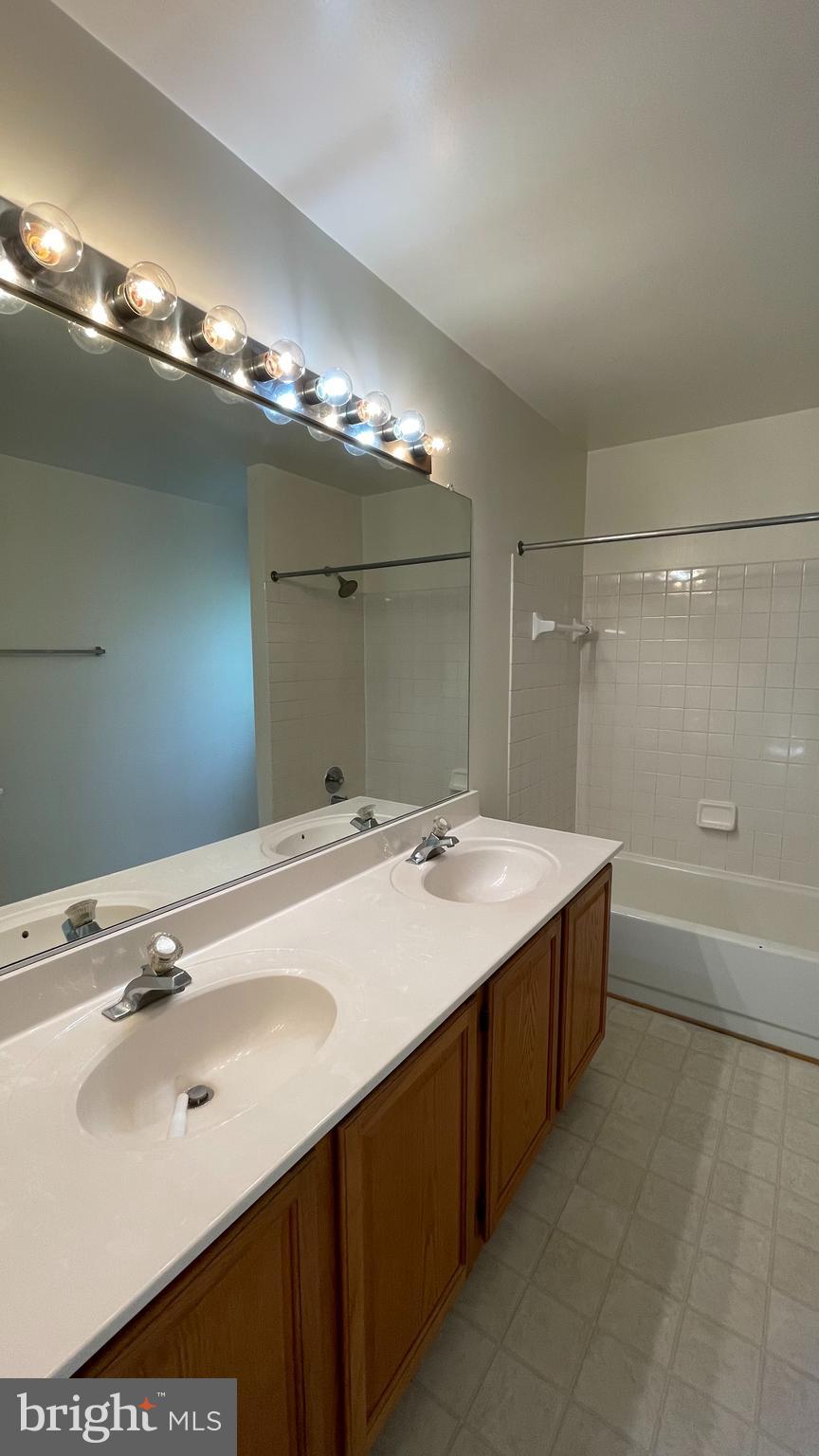 HUNTER TRAIL AT STAFFORD - Residential Lease