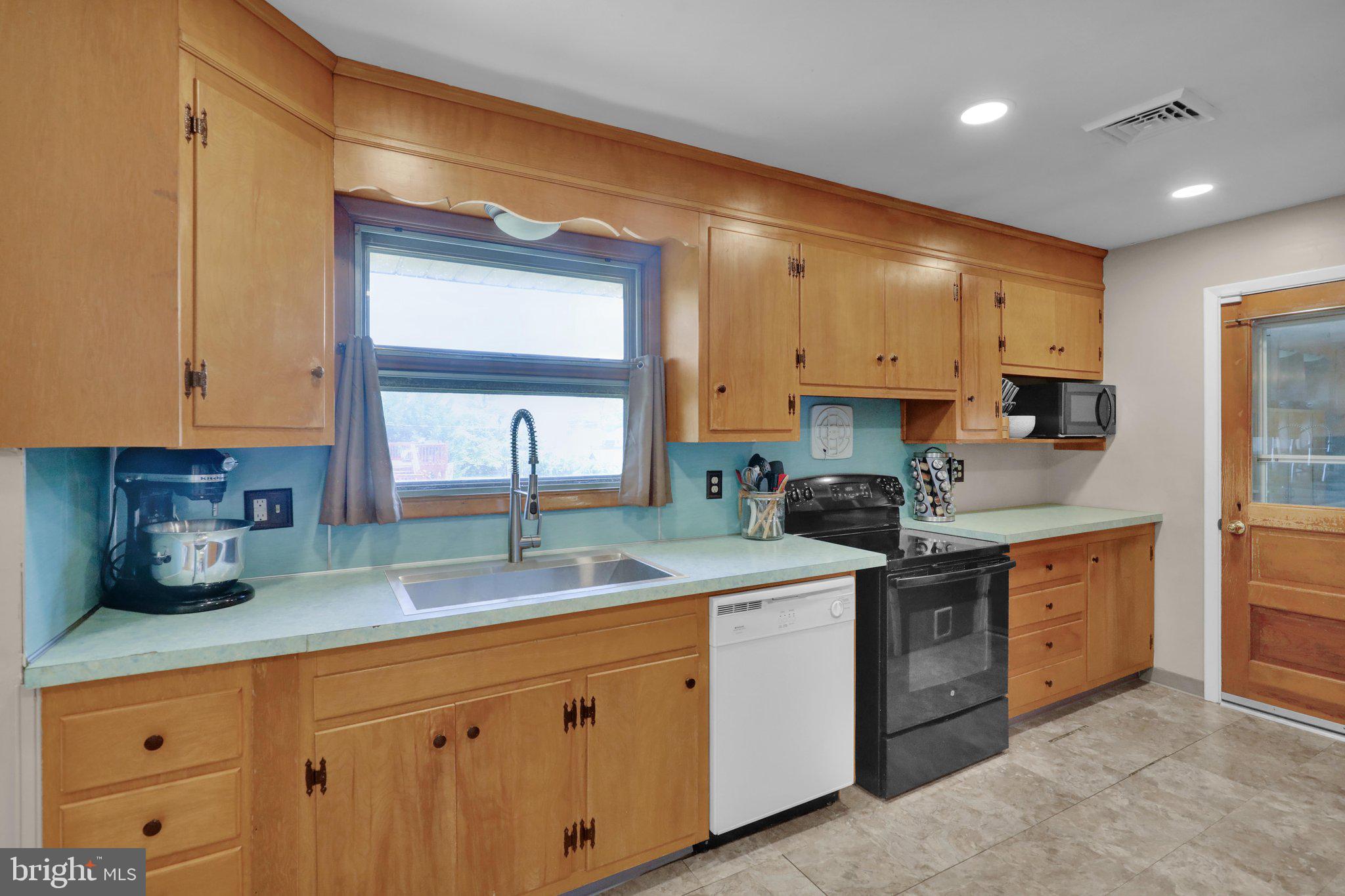 WYOMISSING HILLS - Residential