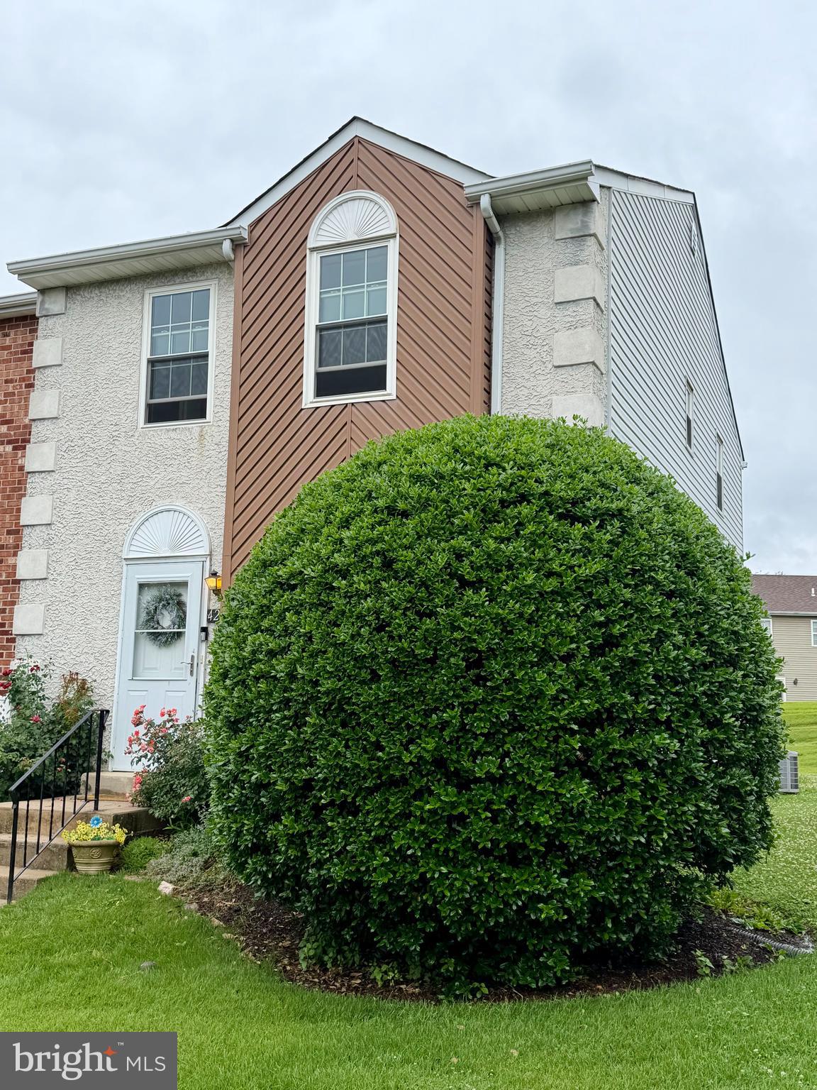 END UNIT Townhome available in the Popular Cherry Tree Knoll.  This spacious unit features 3 bedrooms, 
2 1/2 bath, large family room with sliders out to a newly constructed deck, eat in Kitchen, and full basement.  Perfect open layout with lots of natural light being it's an end unit.  The Primary Suite offers plenty of closet space with the addition of an en-suite.  Laundry facility hook ups are available on the upper level and basement as well.    Plenty of storage space available with ample closets, full basement and attic.  All rooms are spacious in size and some  photos have been virtually staged.   Make your appt. today, you won't be disappointed