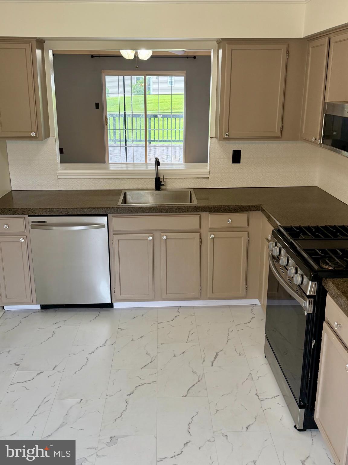 CHERRY TREE KNOLL - Residential