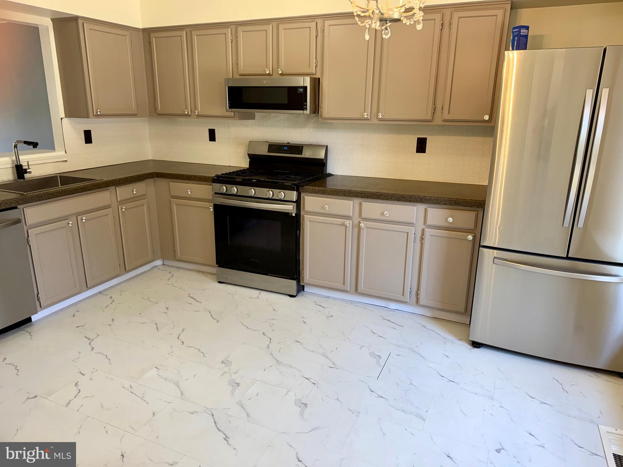 CHERRY TREE KNOLL - Residential