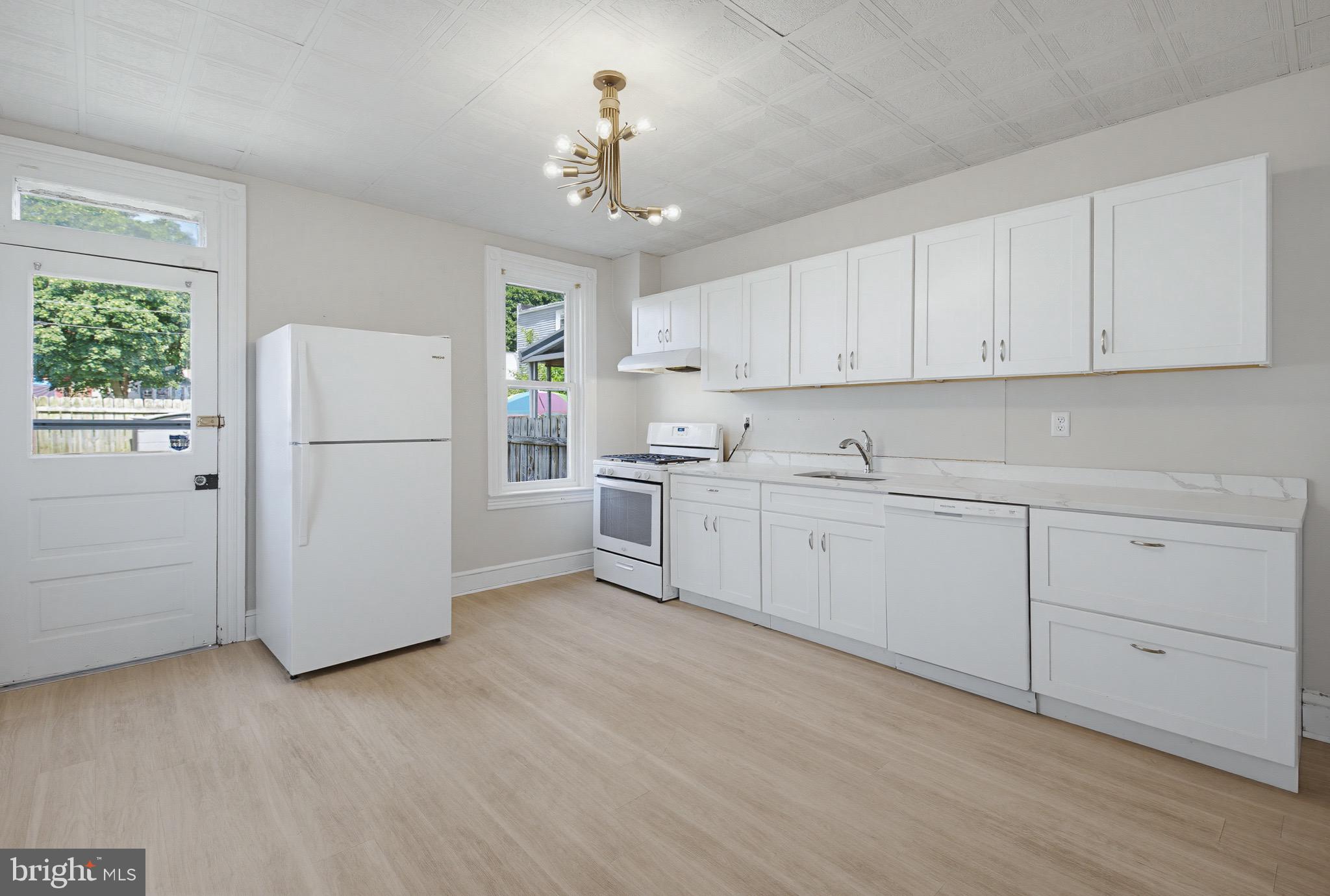 WEST END LANCASTER - Residential