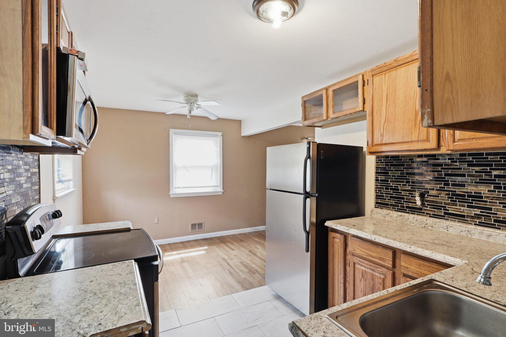 HARRY ROSS PROPERTY - Residential