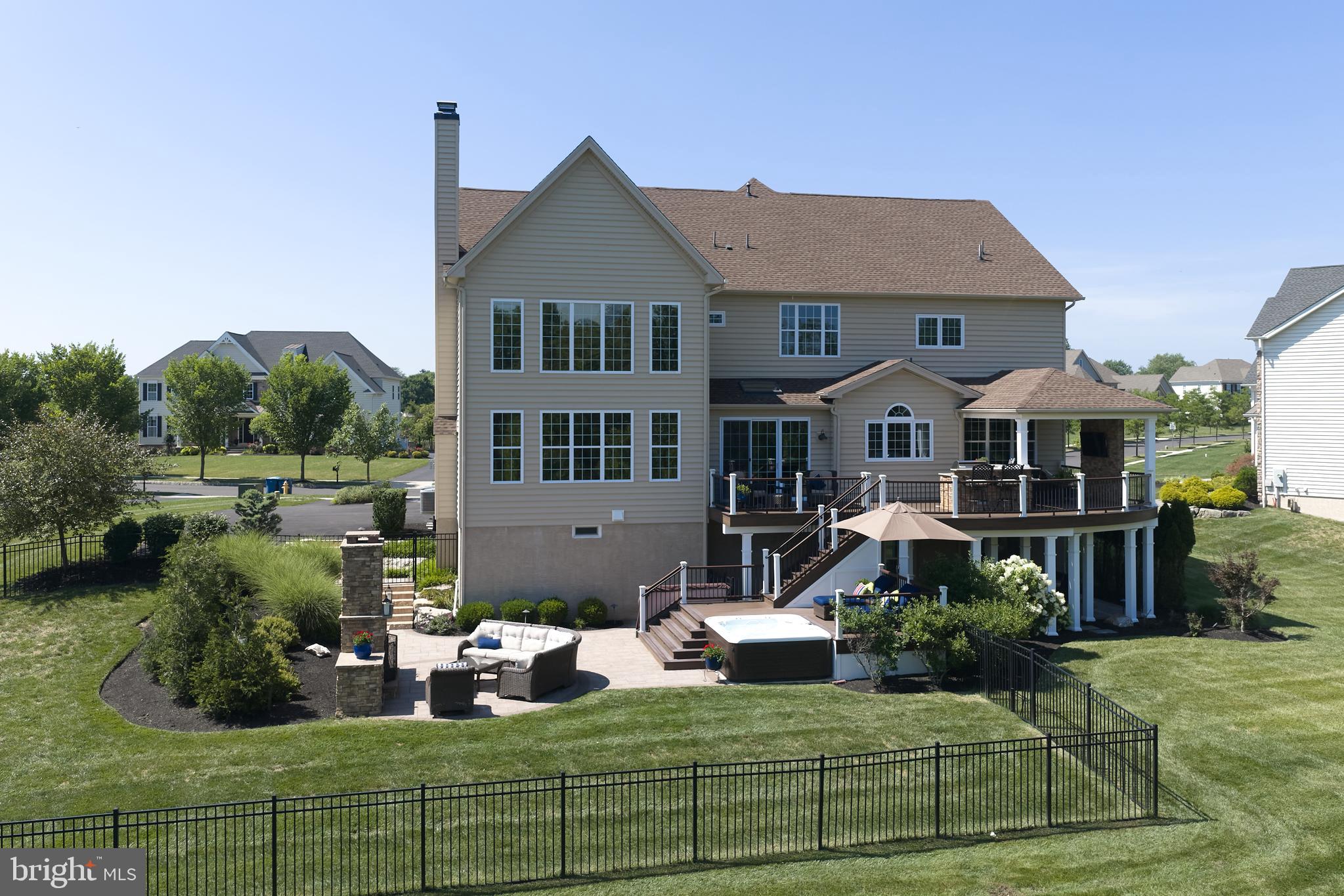 ESTATE AT MILL CREEK - Residential