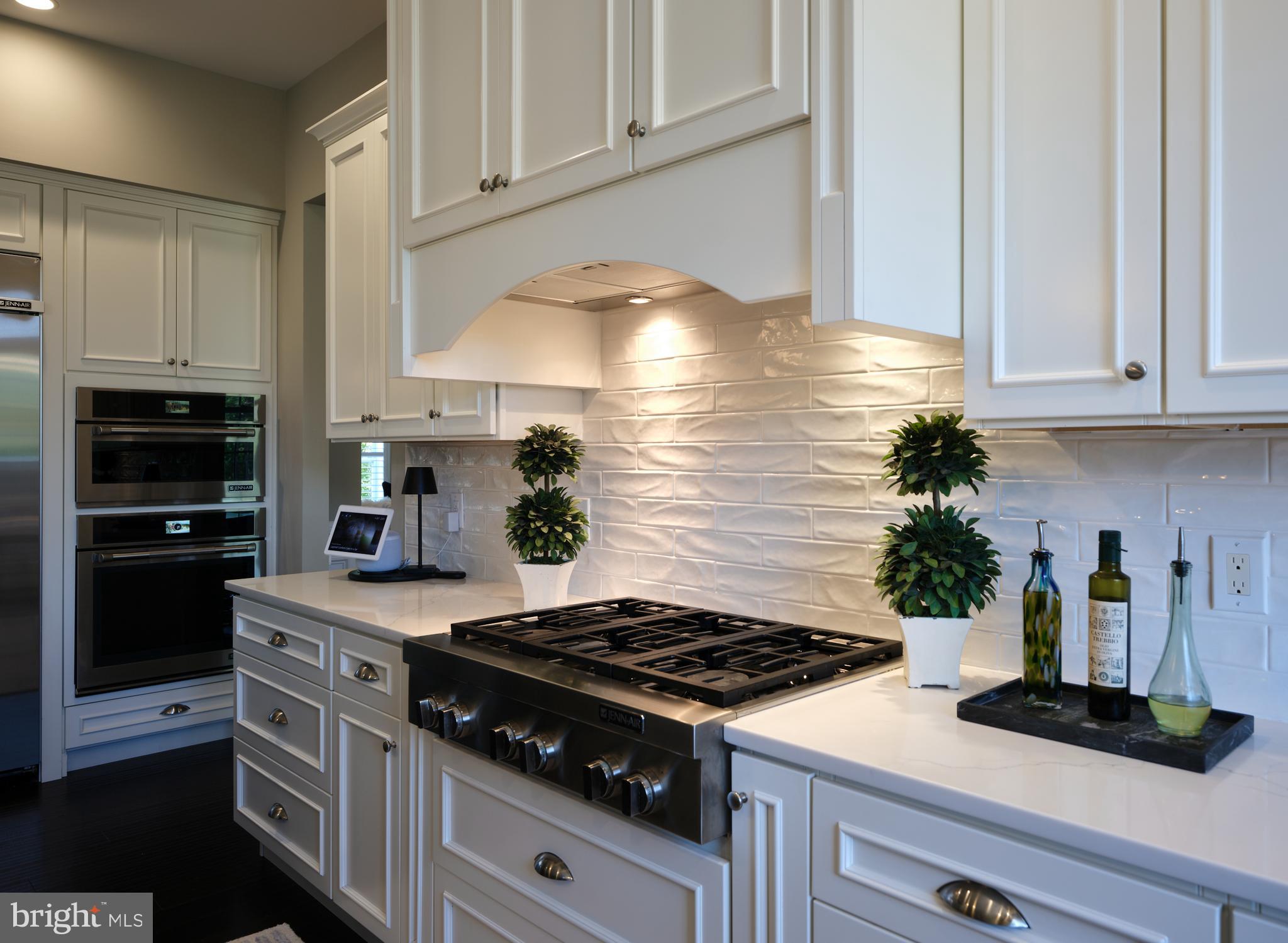 ESTATE AT MILL CREEK - Residential
