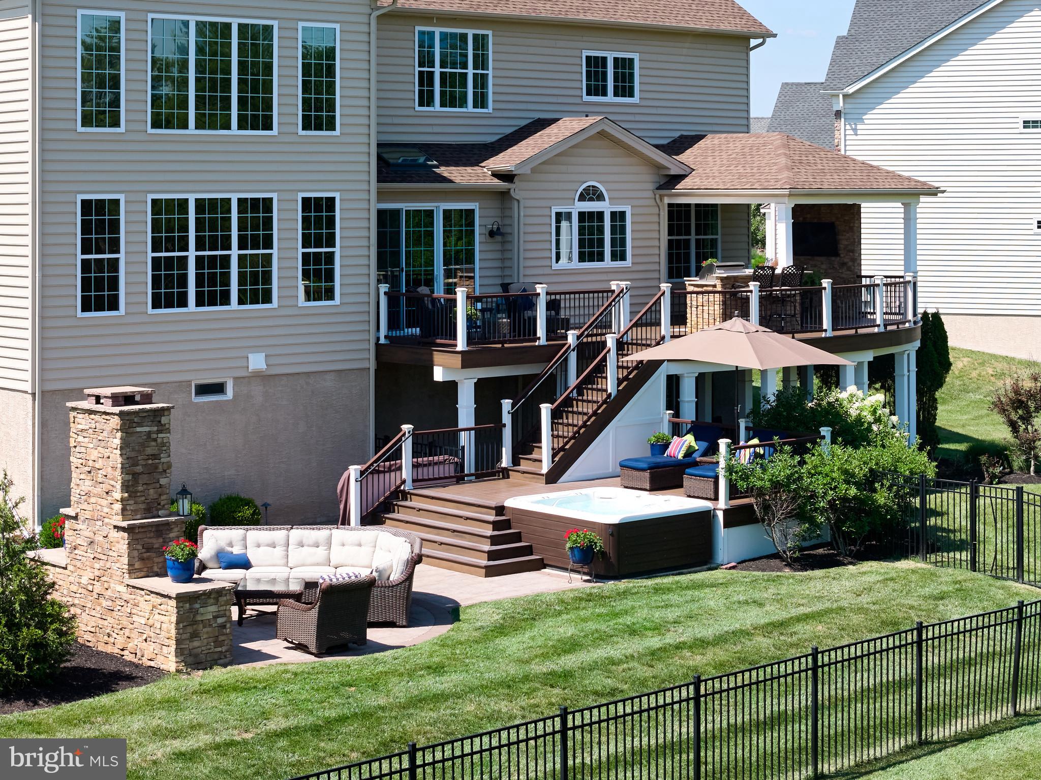 ESTATE AT MILL CREEK - Residential