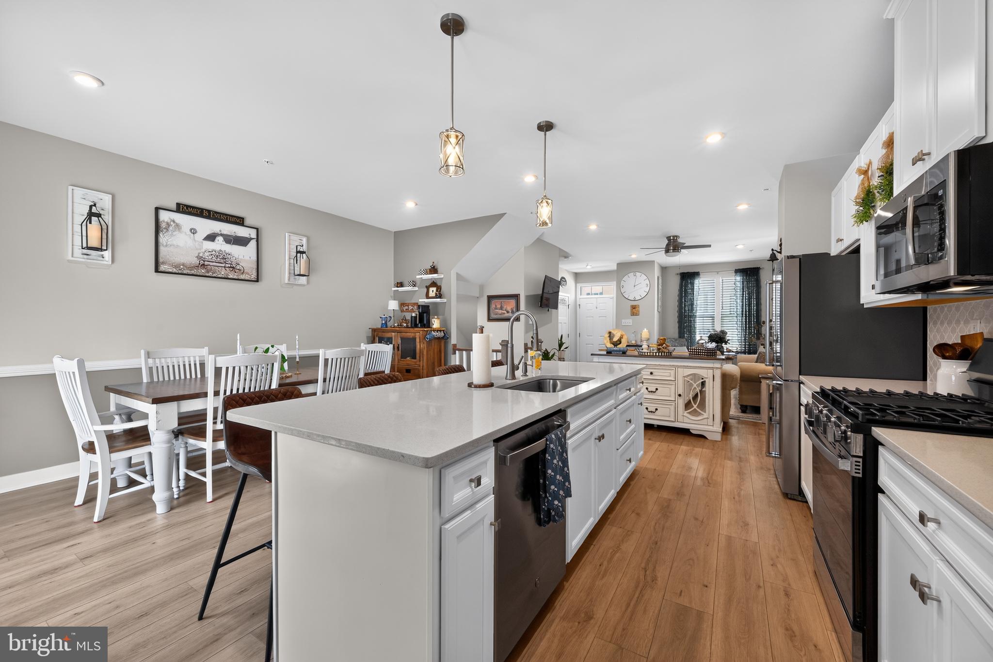 FOXWOOD RIDGE - Residential