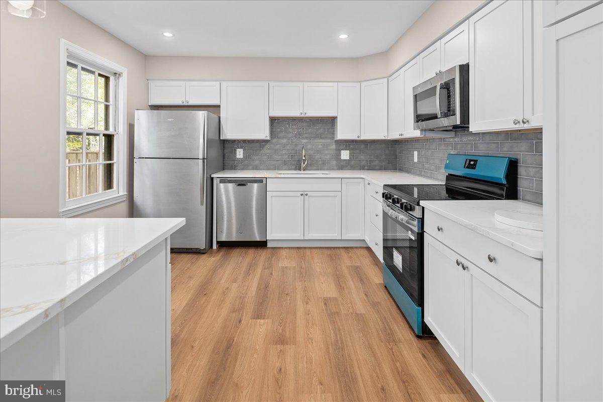 COUNTRY CREEK - Residential