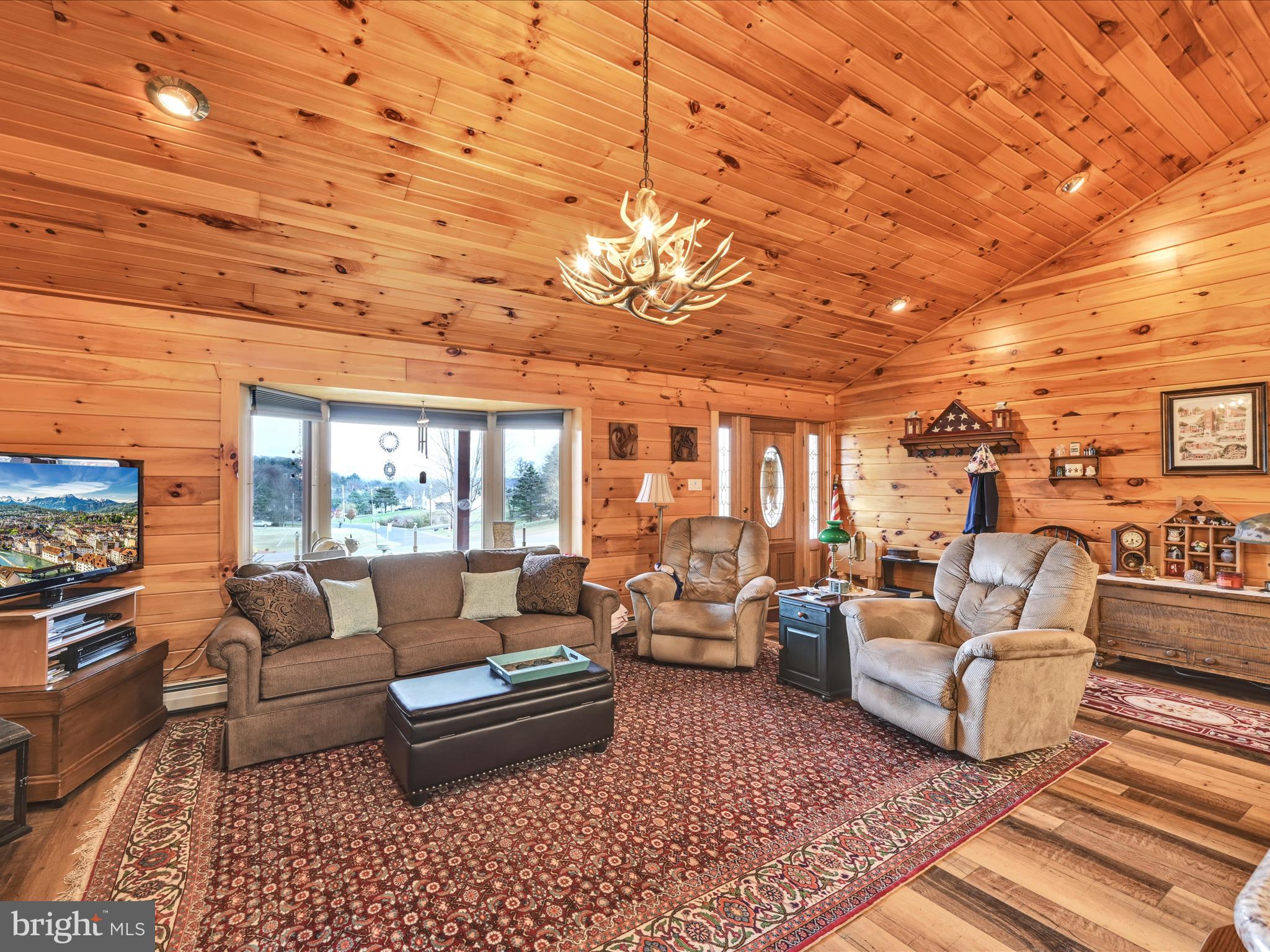 LAKE WYNONAH - Residential