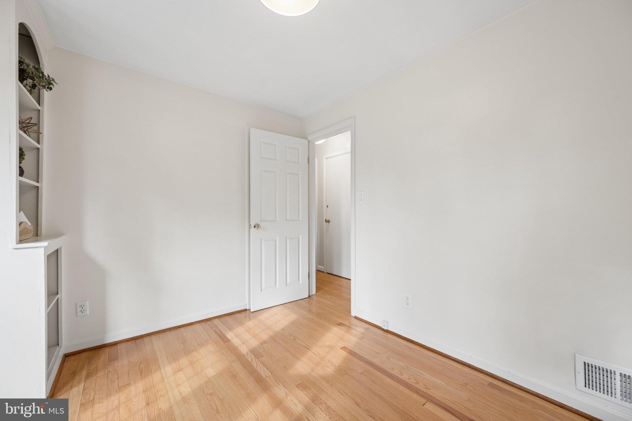 WASHINGTON GROVE - Residential