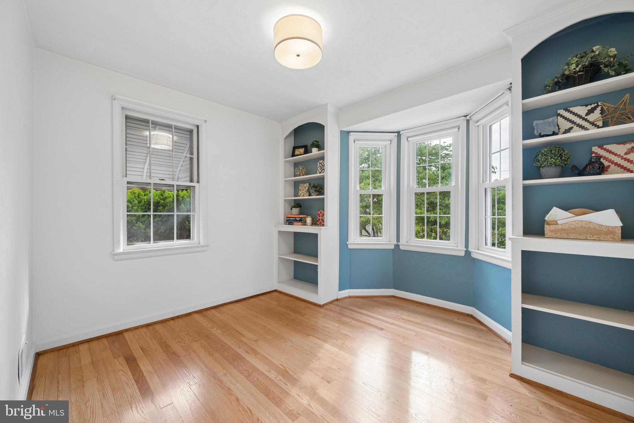 WASHINGTON GROVE - Residential