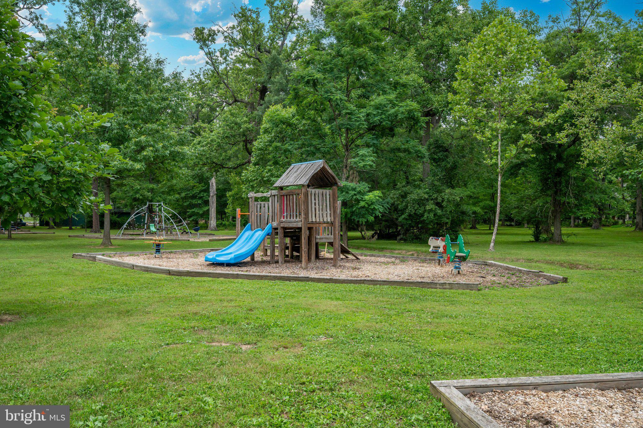 WASHINGTON GROVE - Residential