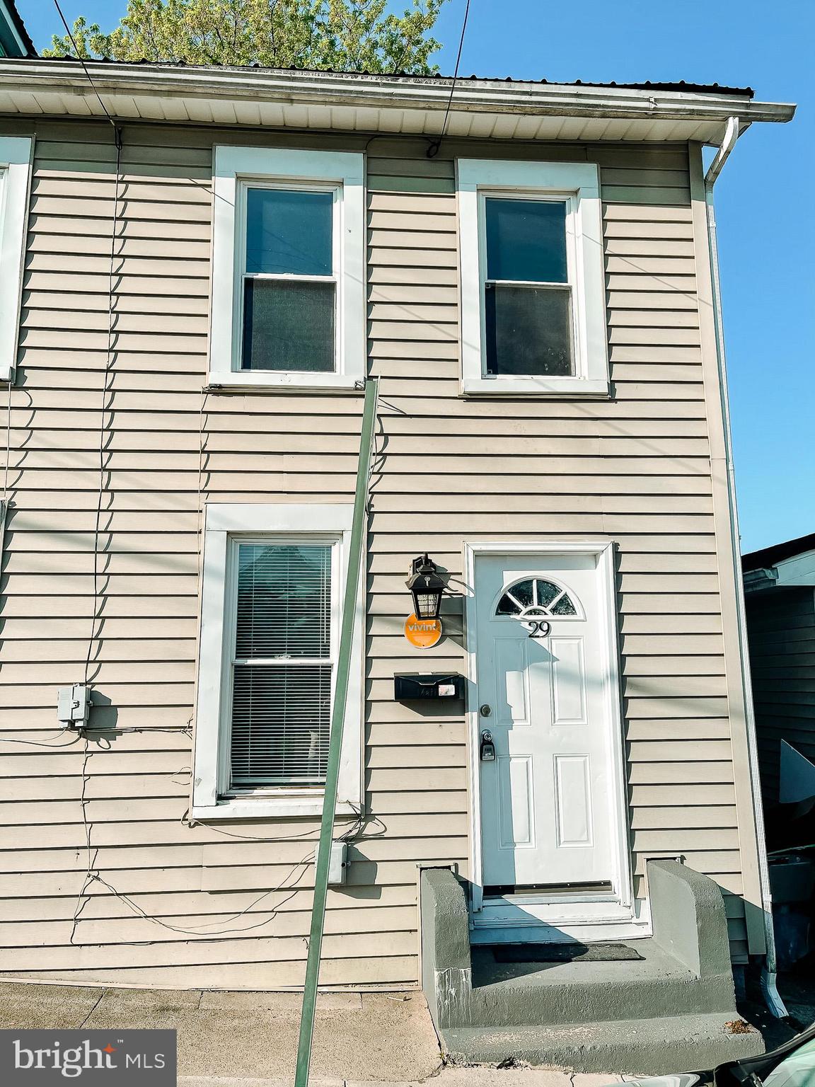 Lovely 2 bedroom, 1 bath home in Hagerstown.  Featuring upgraded laminate tile throughout, bonus den/office in finished attic.  Pets are case by case with strong application additional pet deposit and monthly pet rent.
