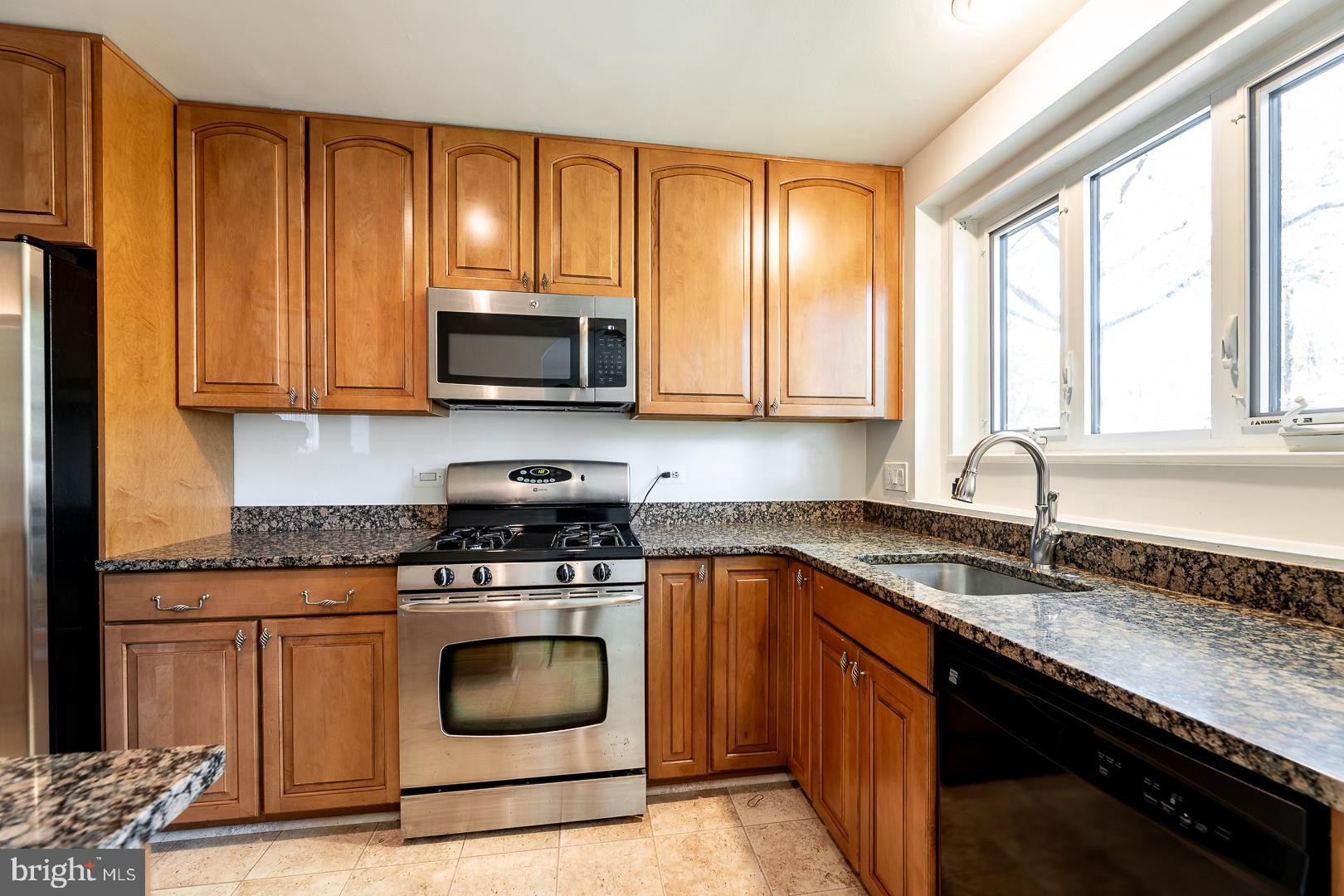 PARKSIDE CONDOMINIUMS - Residential Lease