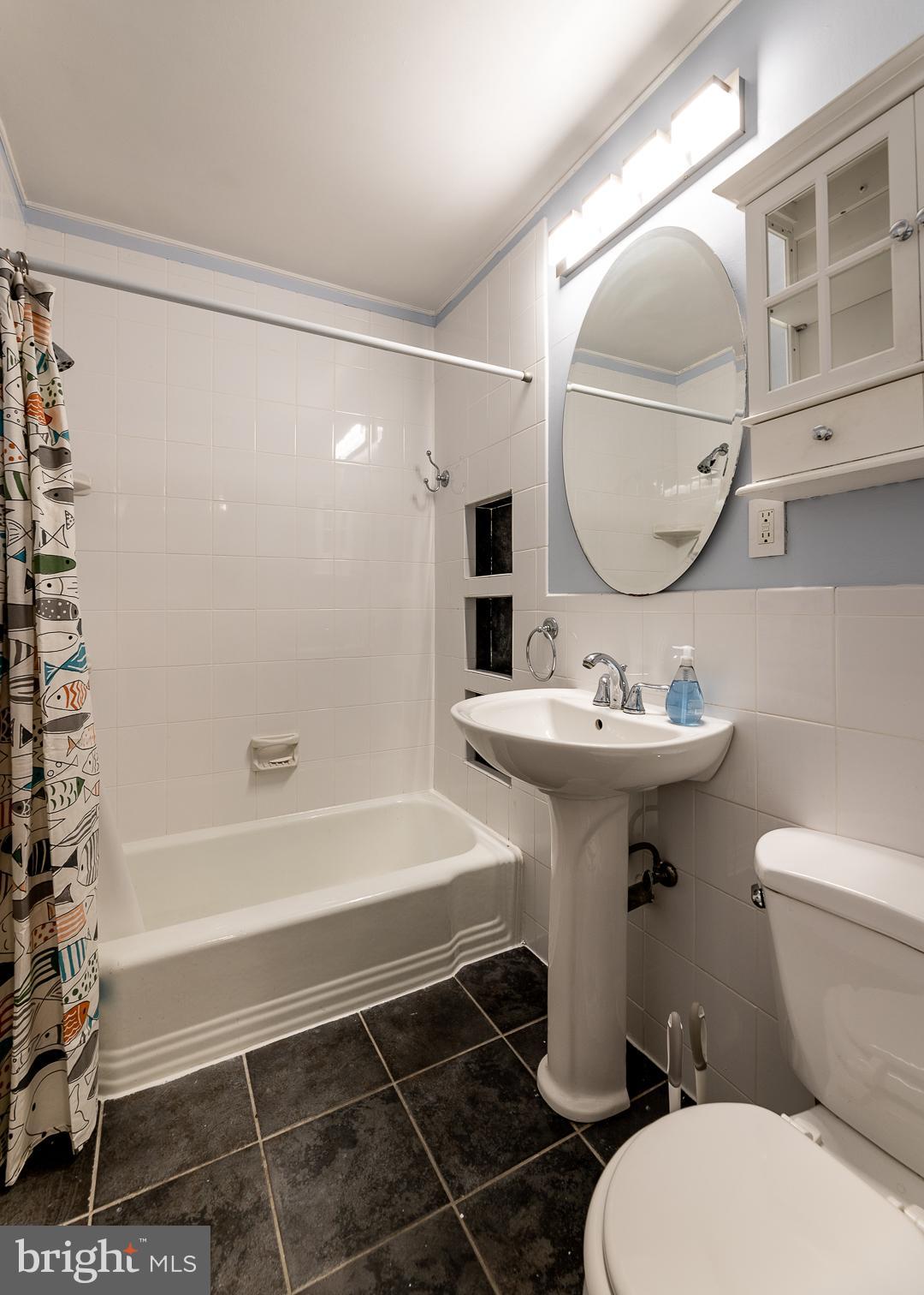 PARKSIDE CONDOMINIUMS - Residential Lease