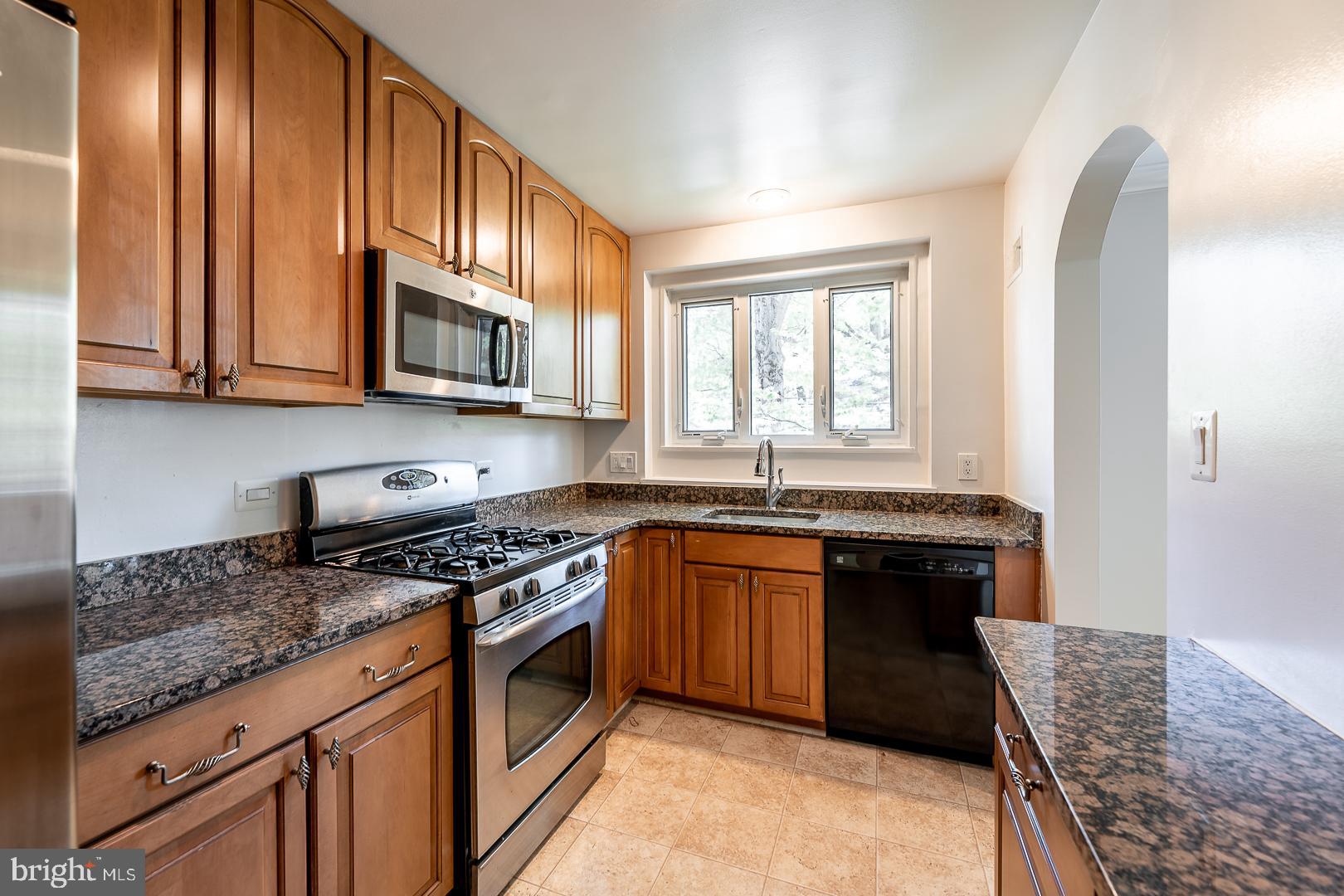 PARKSIDE CONDOMINIUMS - Residential Lease