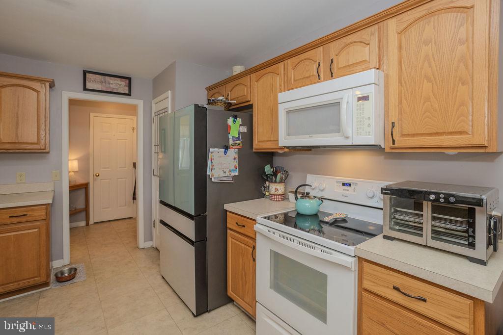 HAMPTON HILLS - Residential