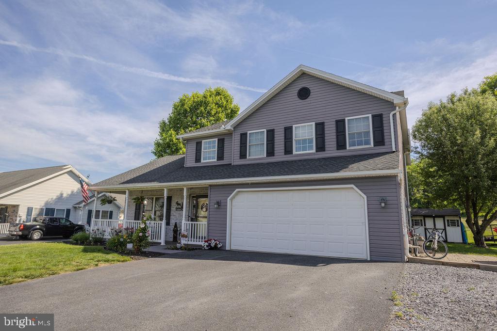 HAMPTON HILLS - Residential