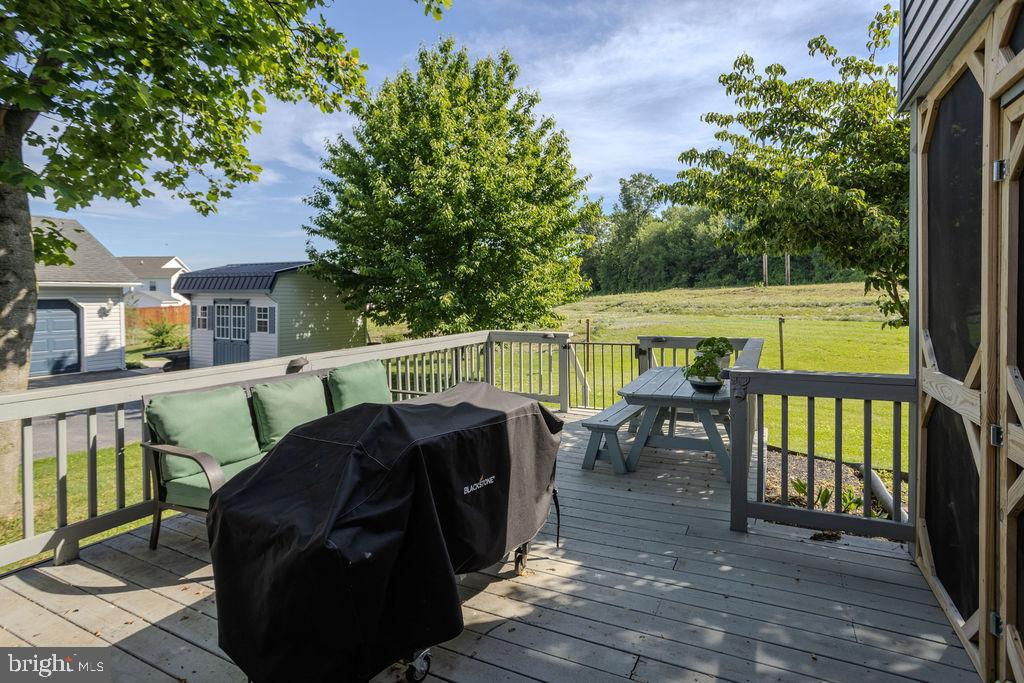 HAMPTON HILLS - Residential