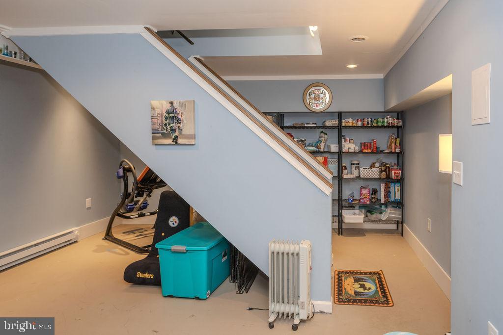 HAMPTON HILLS - Residential