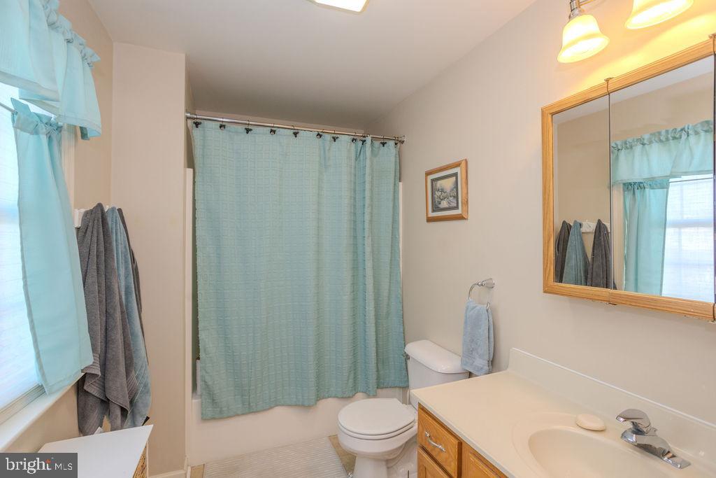 HAMPTON HILLS - Residential