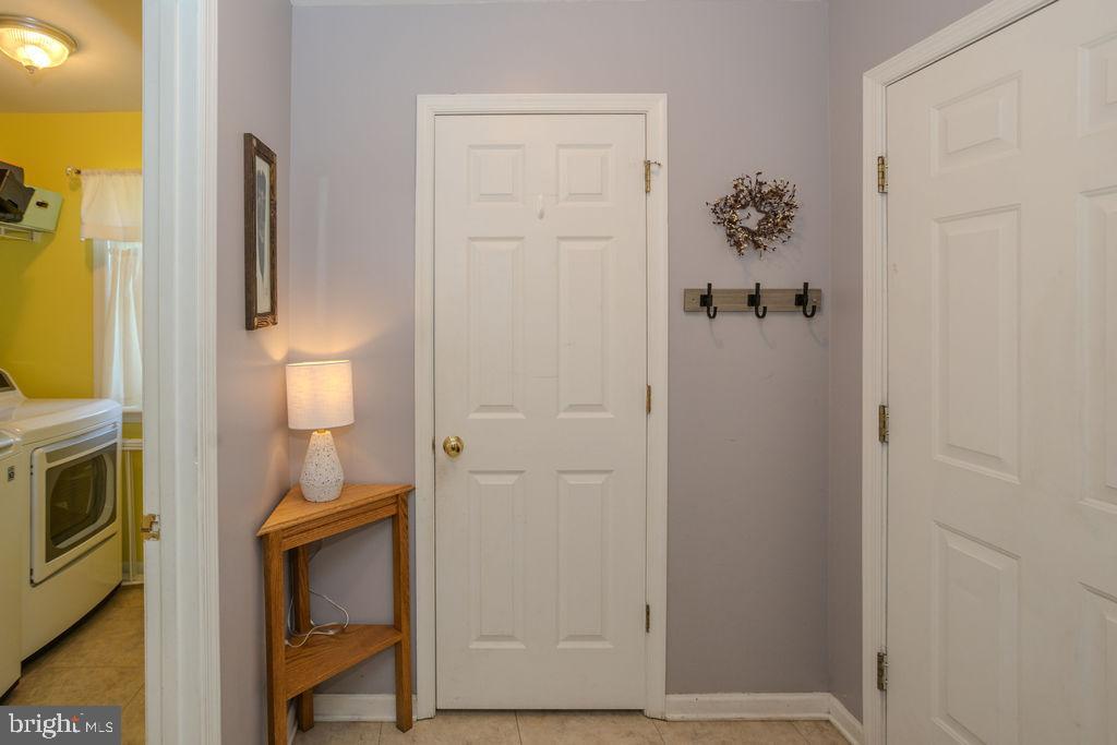 HAMPTON HILLS - Residential