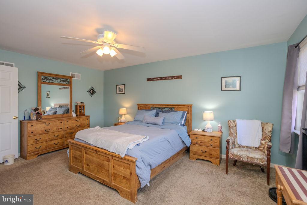 HAMPTON HILLS - Residential