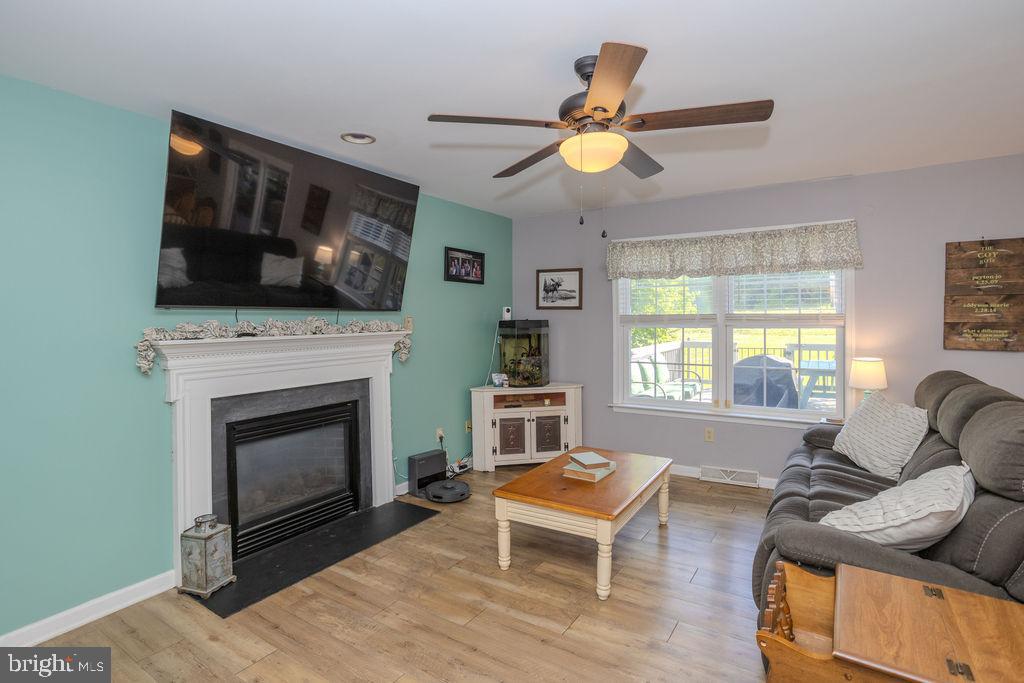 HAMPTON HILLS - Residential
