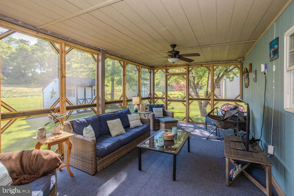 HAMPTON HILLS - Residential