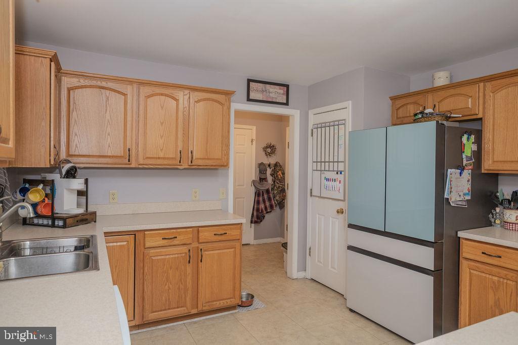 HAMPTON HILLS - Residential