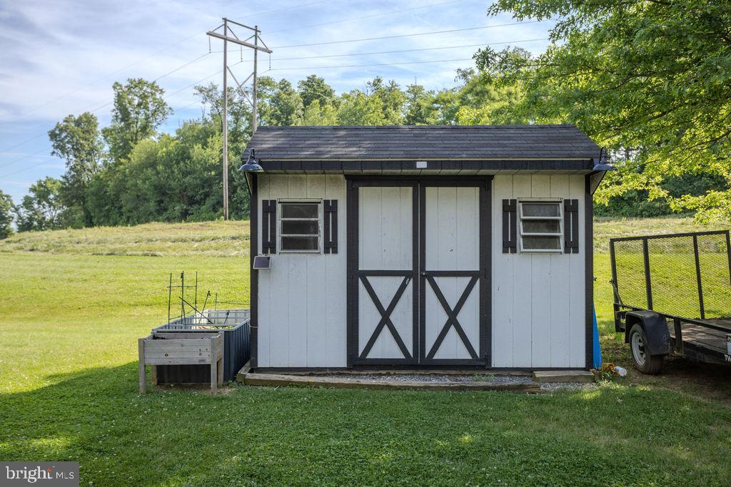 HAMPTON HILLS - Residential