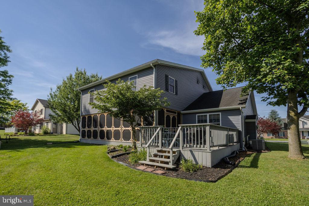HAMPTON HILLS - Residential