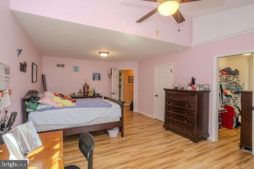 HAMPTON HILLS - Residential