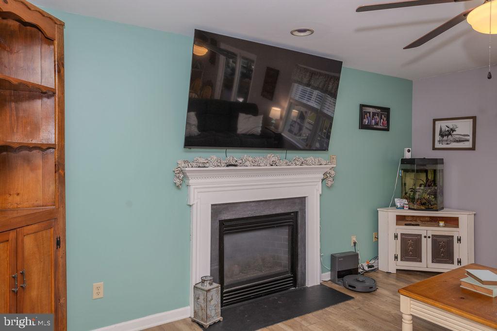 HAMPTON HILLS - Residential