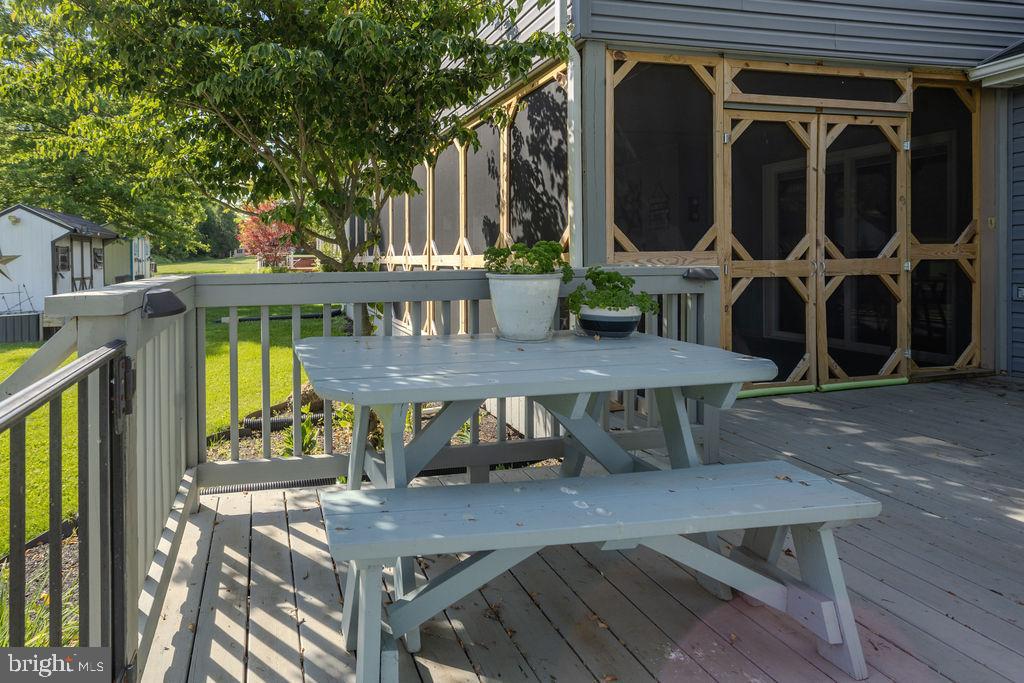 HAMPTON HILLS - Residential