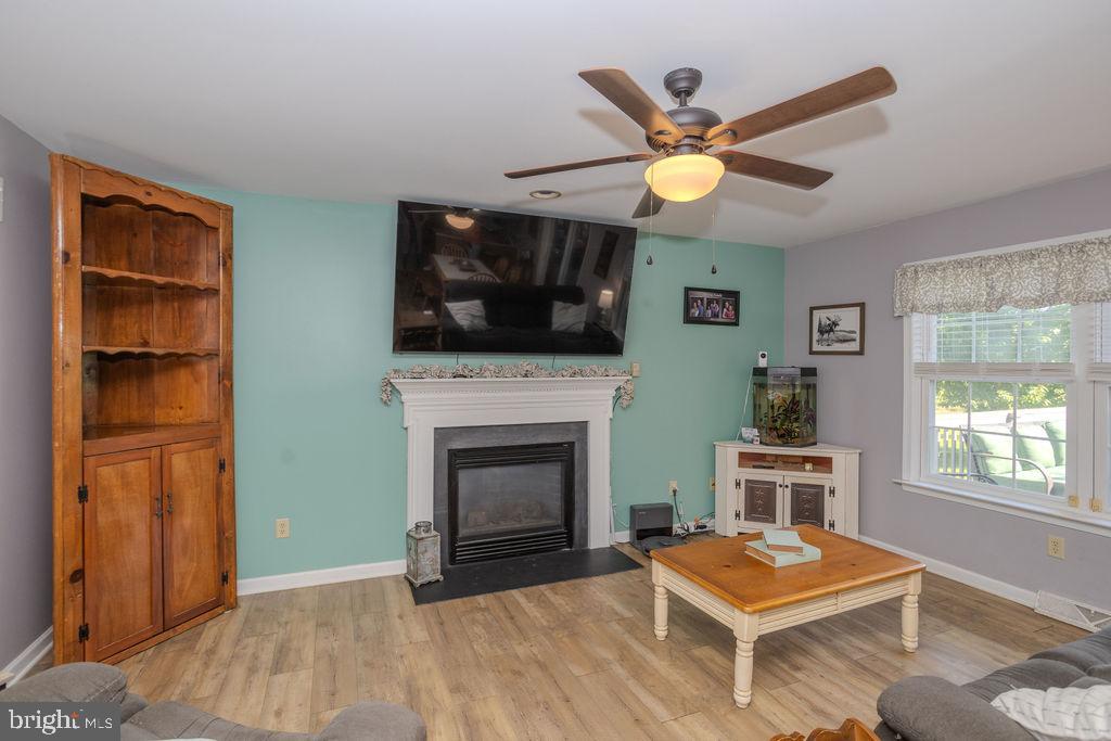 HAMPTON HILLS - Residential
