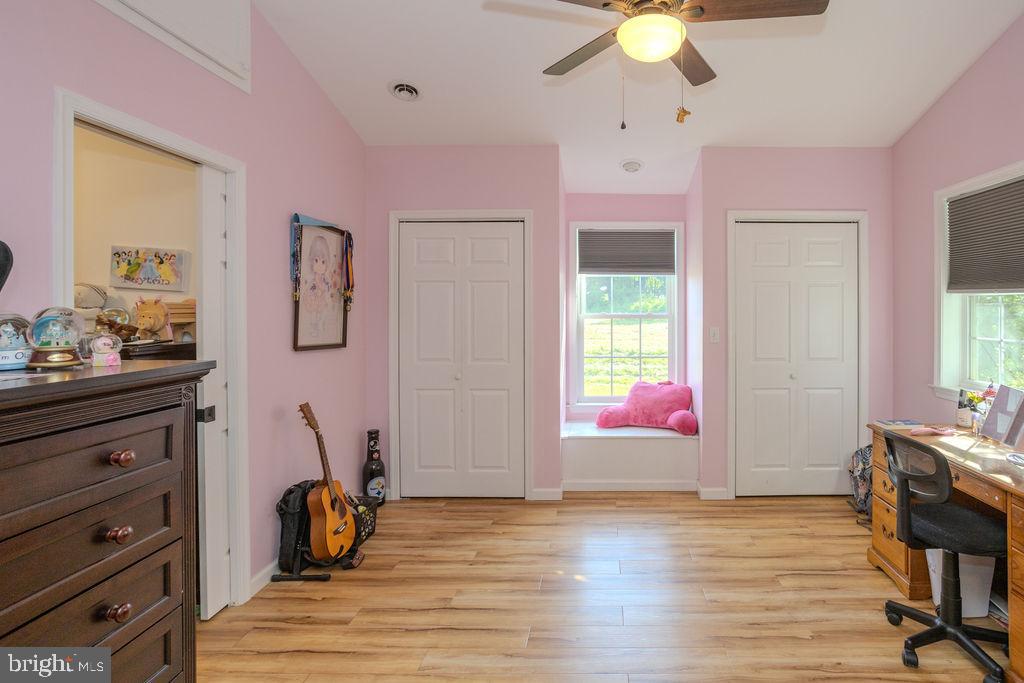 HAMPTON HILLS - Residential