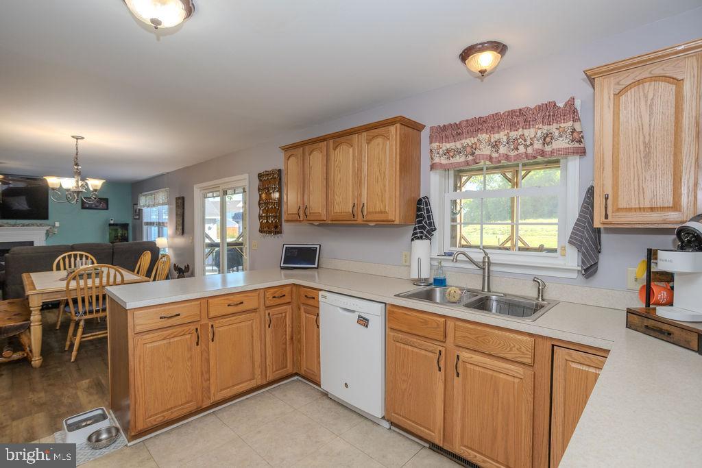 HAMPTON HILLS - Residential